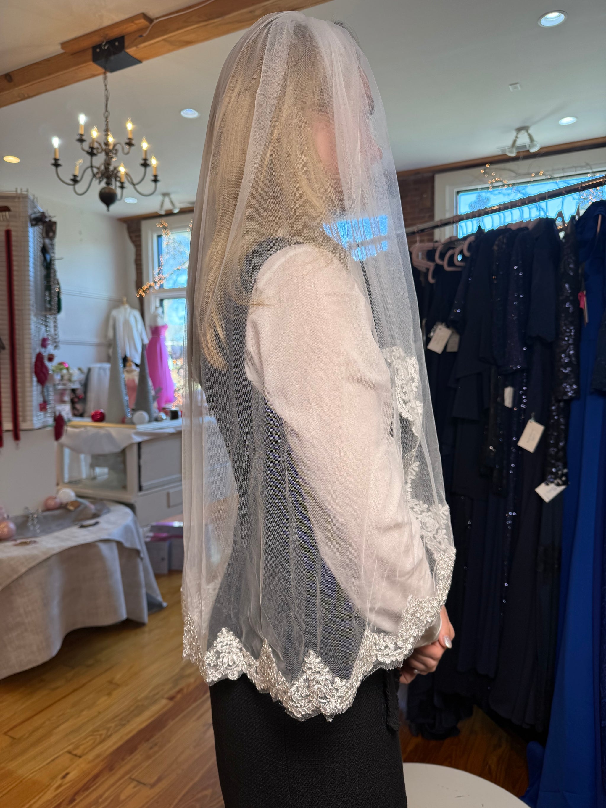 Single Layer Waist Length Bridal Veil with Appliqué