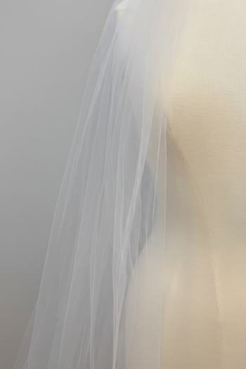 White Fingertip Length Single Layer Bridal Veil