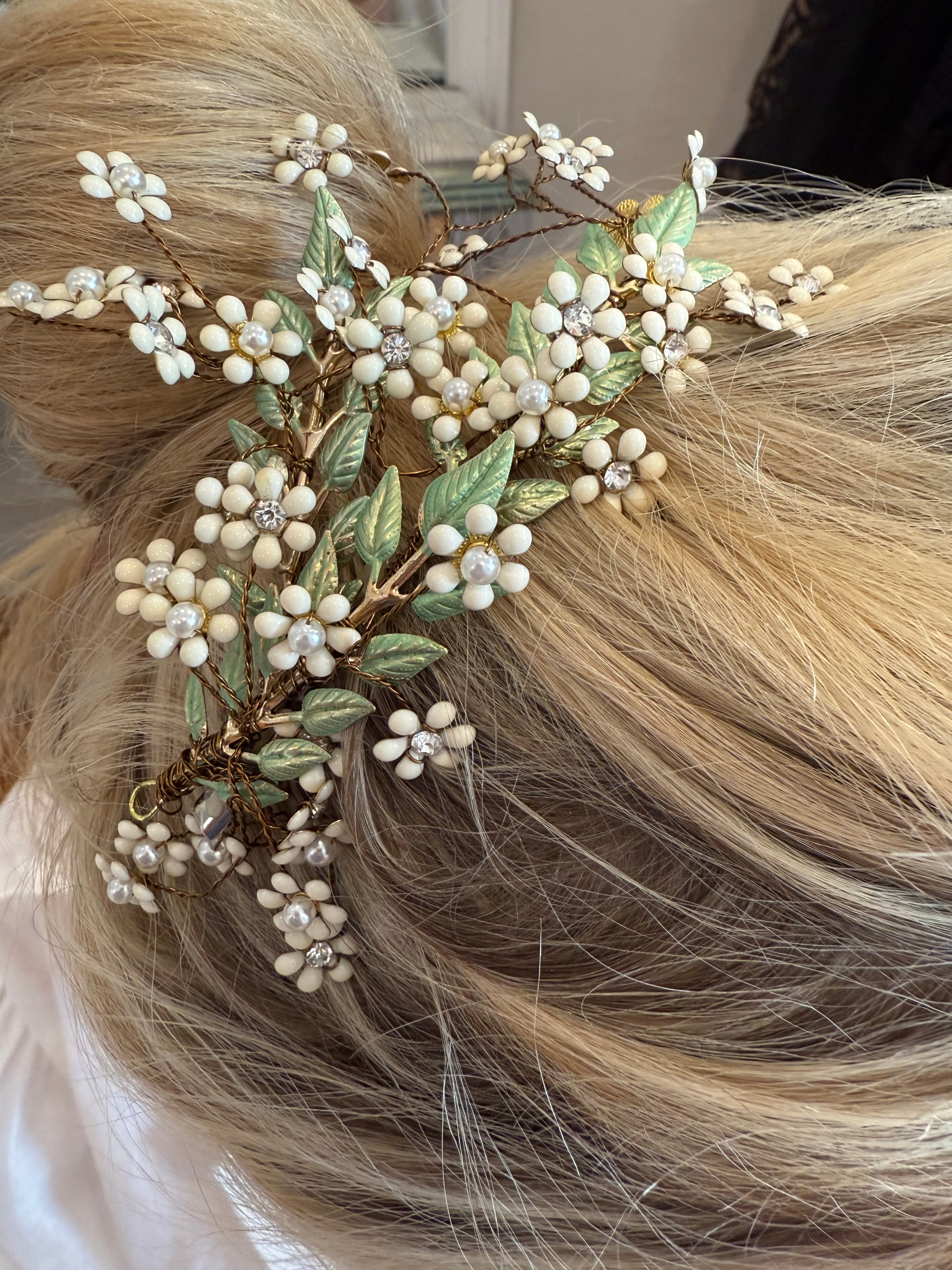 Hair Piece 6 - Daisy flowers, green leaves, gold wiring
