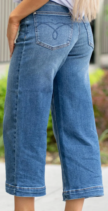 Judy Blue Heritage Mid Rise Cropped Wide Leg Jeans – Medium Wash | Regular